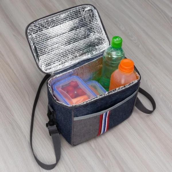 Bolsa Térmica 7.3 Litros – Brinde para Empresas  Brinde – Bolsa térmica 7.3 Litros confeccionada em nylon.